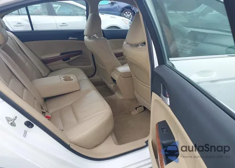 2011 Honda Accord 2.4 Ex-L from USA, damaged, VIN 1HGCP2F83BA087019